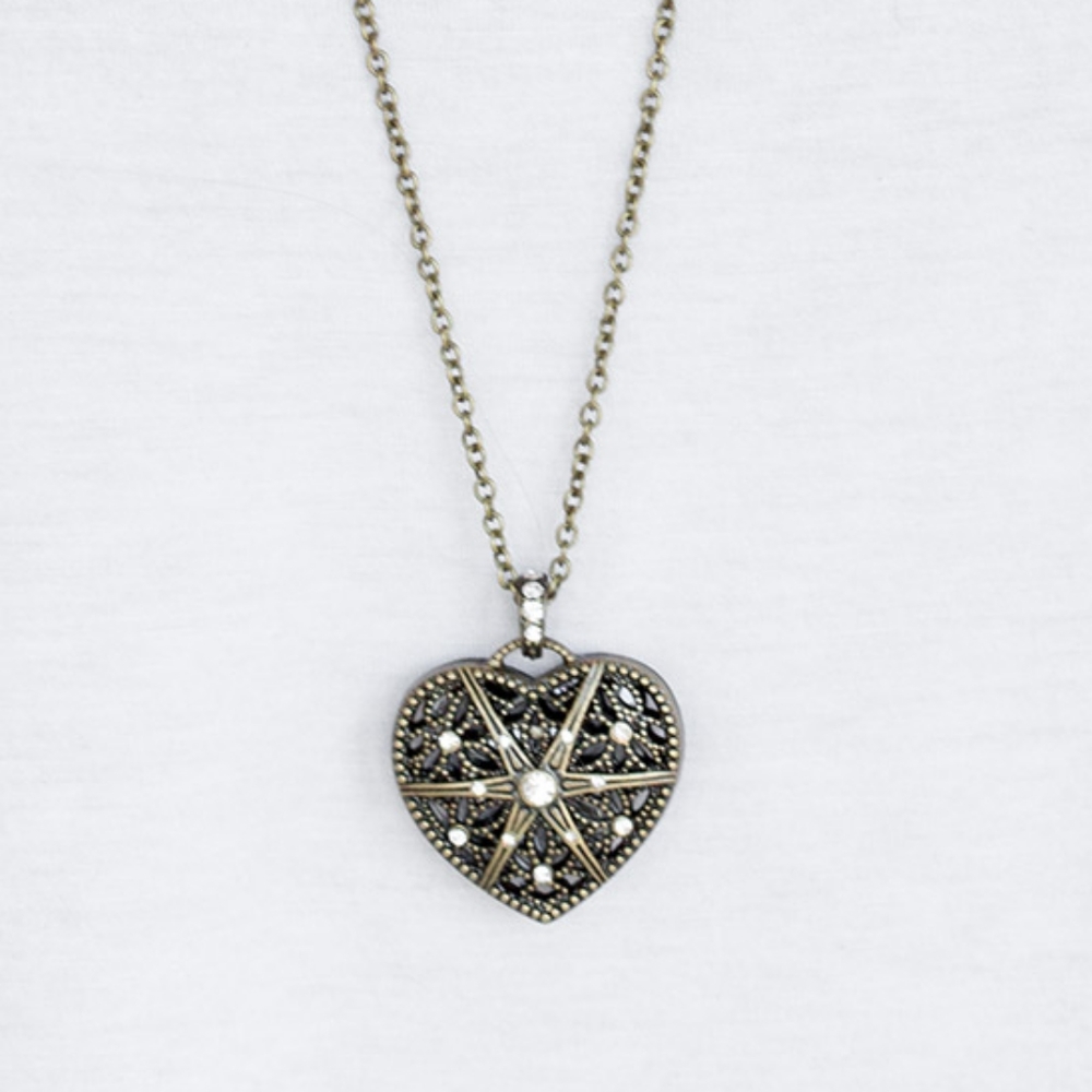 "Casanova Charm" - Brass Heart Necklace Set